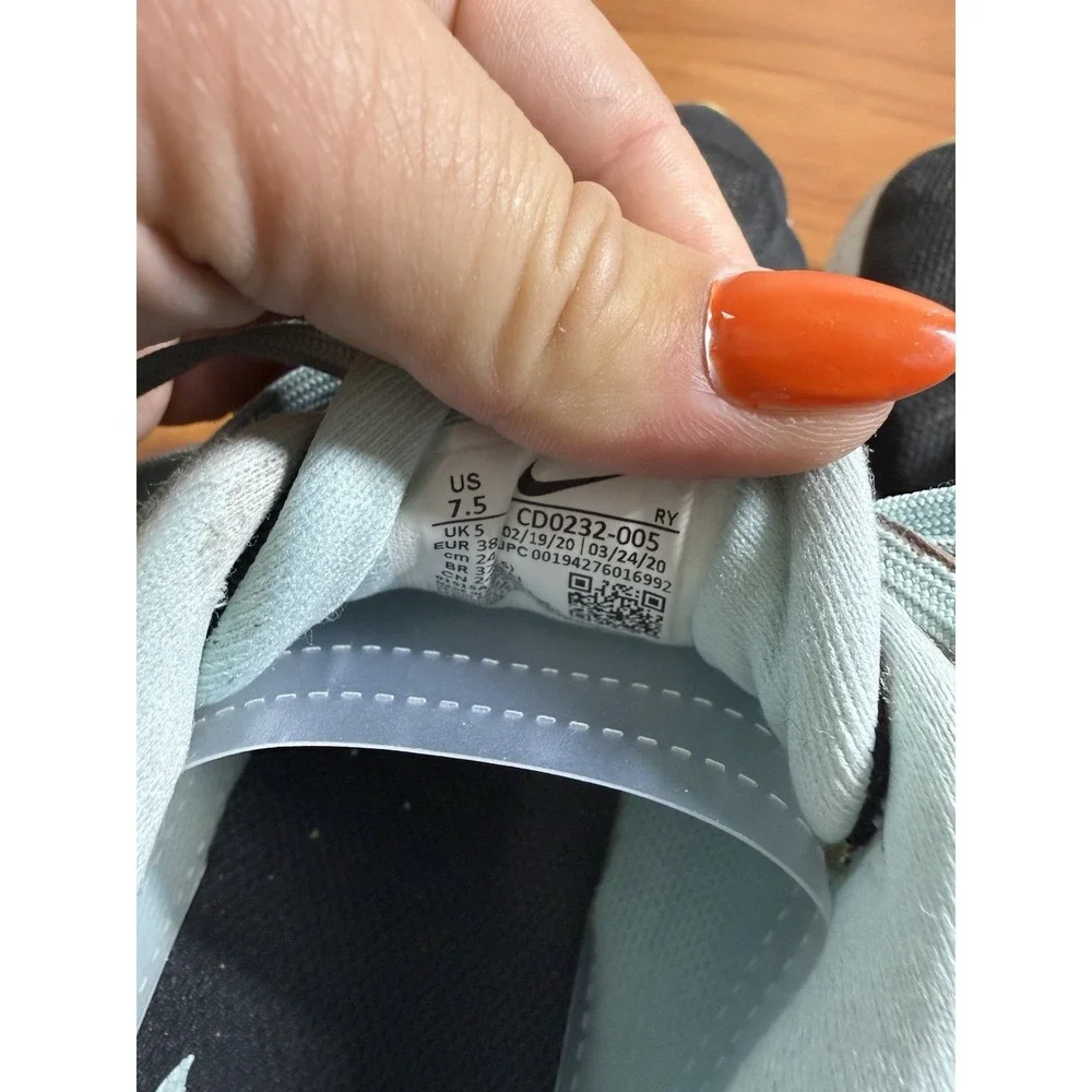 Nike womens quest